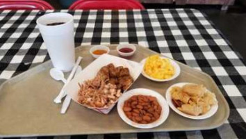 Dubyas Smokehouse Bbq food