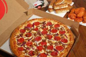 Pizza Hut Wingstreet food