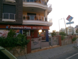 Domino's Pizza outside