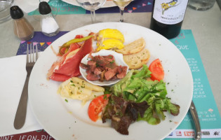 Cafe De La Paix food