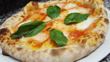 Viva Italian Pizza food