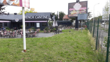French Cantine Villepinte outside
