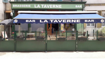 La Taverne outside