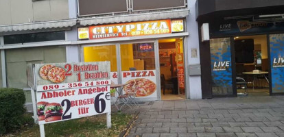 City Pizza outside