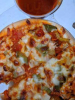 Marnantelis Pizza food