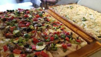 Fratello's Gourmet Pizza Cafe food