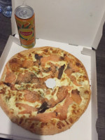 Station Pizza food