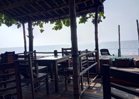 Chilliout Cafe Cherai beach food