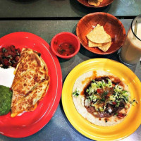 EL Palomar Restaurant food