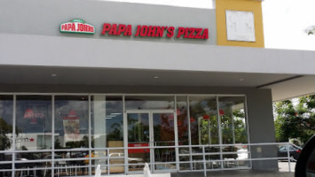 Papa John's Pizza outside