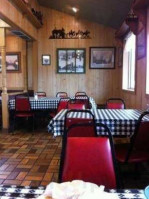 Hodgenville Grill inside