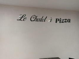 Le Chalet à Pizza inside