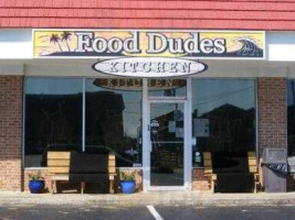 Food Dudes Kitchen outside