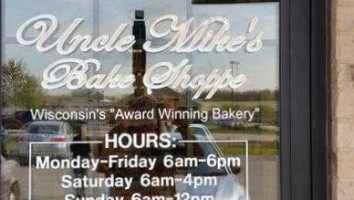 Uncle Mike's Bake Shoppe outside
