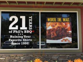 Phil's Bbq outside