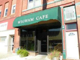 Wigwam Cafe outside
