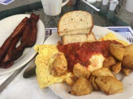 Powderbourne Sportsman's Club food