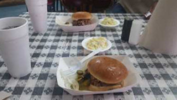 Dubya's Smokehouse Hawkins food