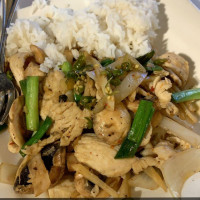 Sweet Basil Thai Cuisine food