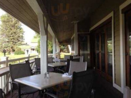 Creek Side Clubhouse Grill inside