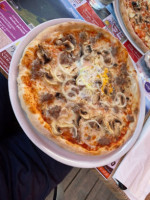 L Goosto. Pizzeria food