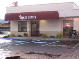 Uncle Jim’s Family Dining outside