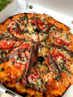Pizz Azzurra food