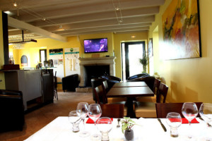 Bar Restaurant La Marterie inside