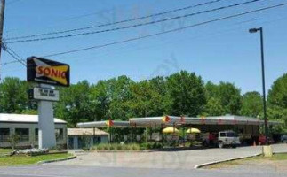 Sonic Drive-in outside