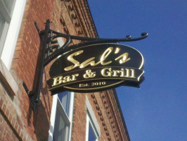 Sal's Grill inside