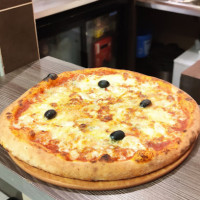 La Pizza Des Bains food
