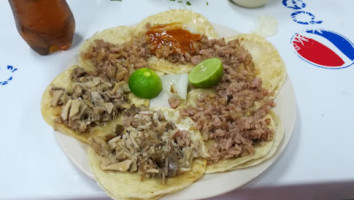 Taquería El Jalisciense food