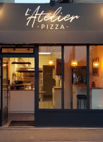 L'atelier Pizza inside