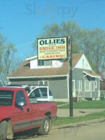 Ollie's Drive Inn outside