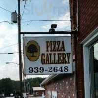 Pizza Gallery outside
