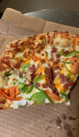Domino's Pizza #39001 food