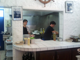 La grillerie de sardines inside