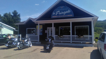 Restaurant La Fringale outside