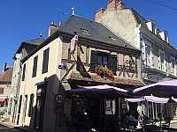 Le Bistrot a Crepes outside