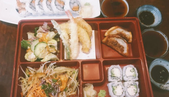 Aomi Sushi food