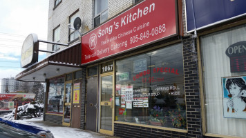 Song's Kitchen outside