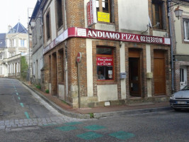 Andiamo Pizza outside