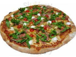 A Pizza Italiana food