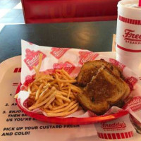 Freddy's Frozen Custard Steakburgers food