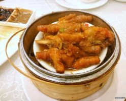 Elegance Chinese cuisine inside