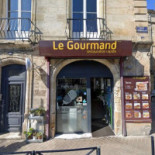 Le Gourmand Restauration Rapide outside