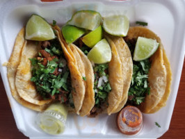 Los Valedores Taco Truck food