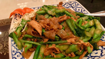 Lucky Elephant Thai Cuisine food