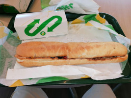 Subway Drive Rue Du Vieux Chateau, Carvin food