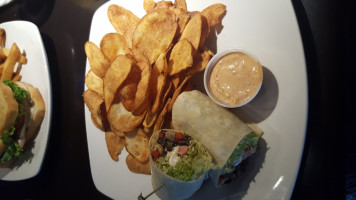 The Upper Deck Taphouse & Grill food